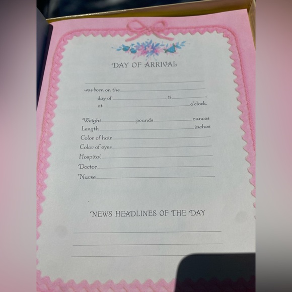 Vintage Hallmark unisex “All about baby” - Picture 6 of 8